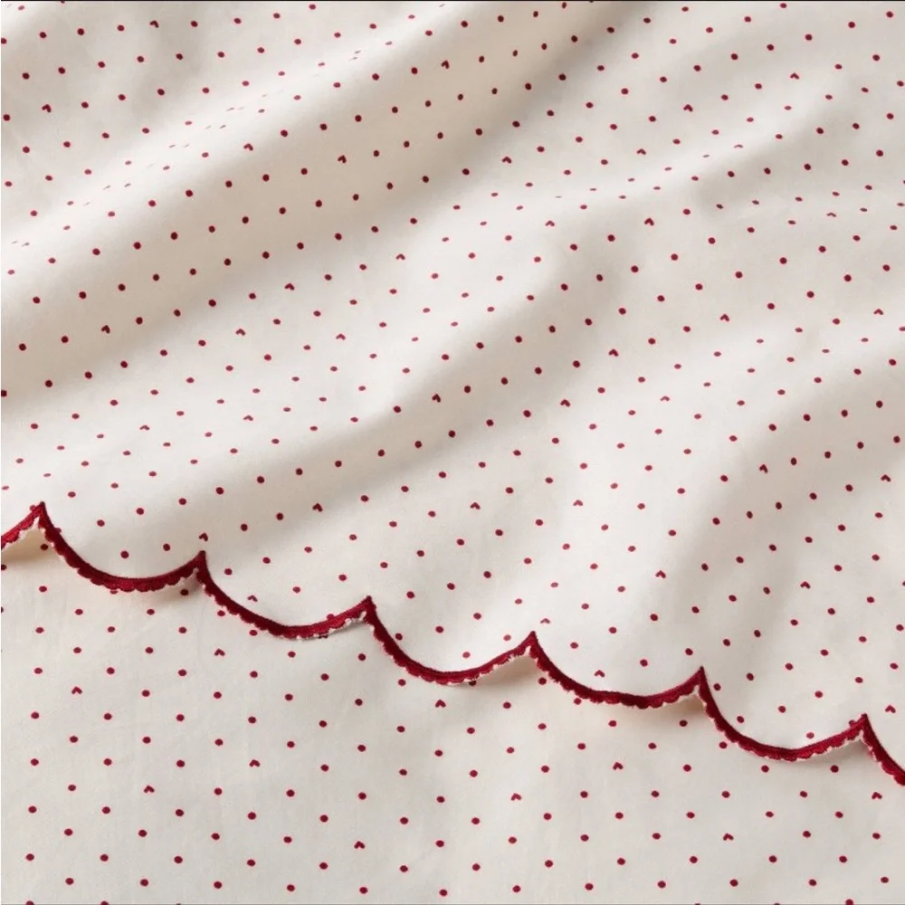 Twin/Twin XL 400 Performance Sheets Ivory Printed Dot/Red Scallop Hem-Threshold